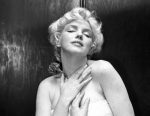 Marilyn Monroe navštíví Pražský Hrad v lodičkách Salvatore Ferragamo Marilyn Monroe navštíví Pražský Hrad v lodičkách Salvatore Ferragamo