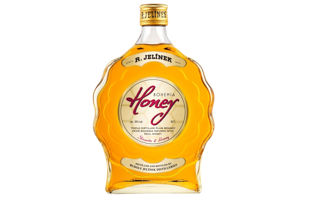 Medově jemný likér Bohemia Honey v sobě snoubí chuť pravé tříleté slivovice s chutí a vůní lipového medu. Základem likéru je jemná, třikrát destilovaná švestková pálenka. Přidáním lipového medu a jeho dlouhodobou macerací získává likér zlatavou barvu, jemně nasládlou chuť a medovou vůni. Bohemia Honey je čistě přírodní likér. Na výrobu jednoho litru bylo použito 130 gramů medu. Tomuto likéru od včeliček nejvíce sluší led, proto na něm rozhodně nešetřete. 