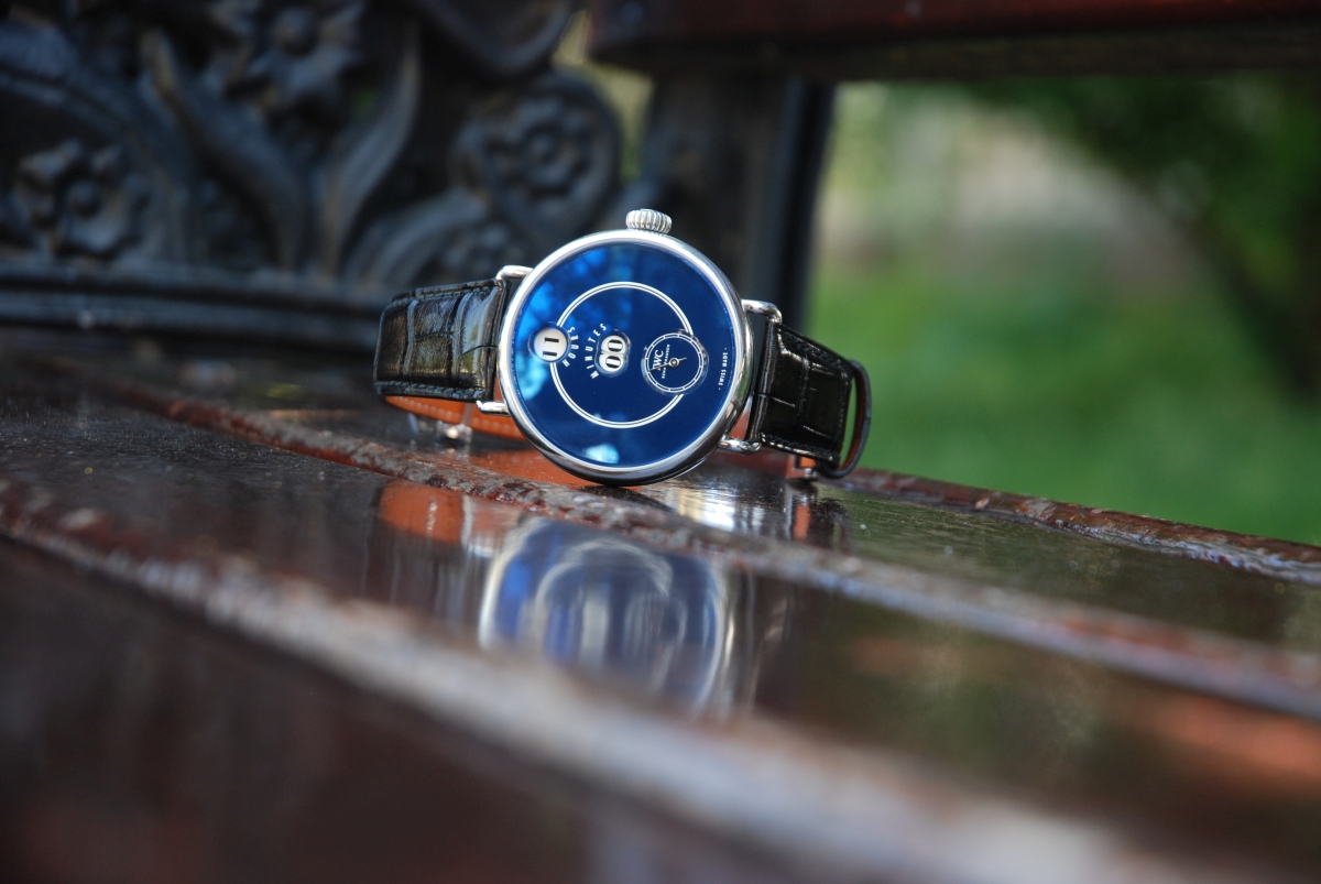 K oslavám svých 150. narozenin odhalilo IWC hodinky klanící se prvním pokusům digitálního zobrazení času.