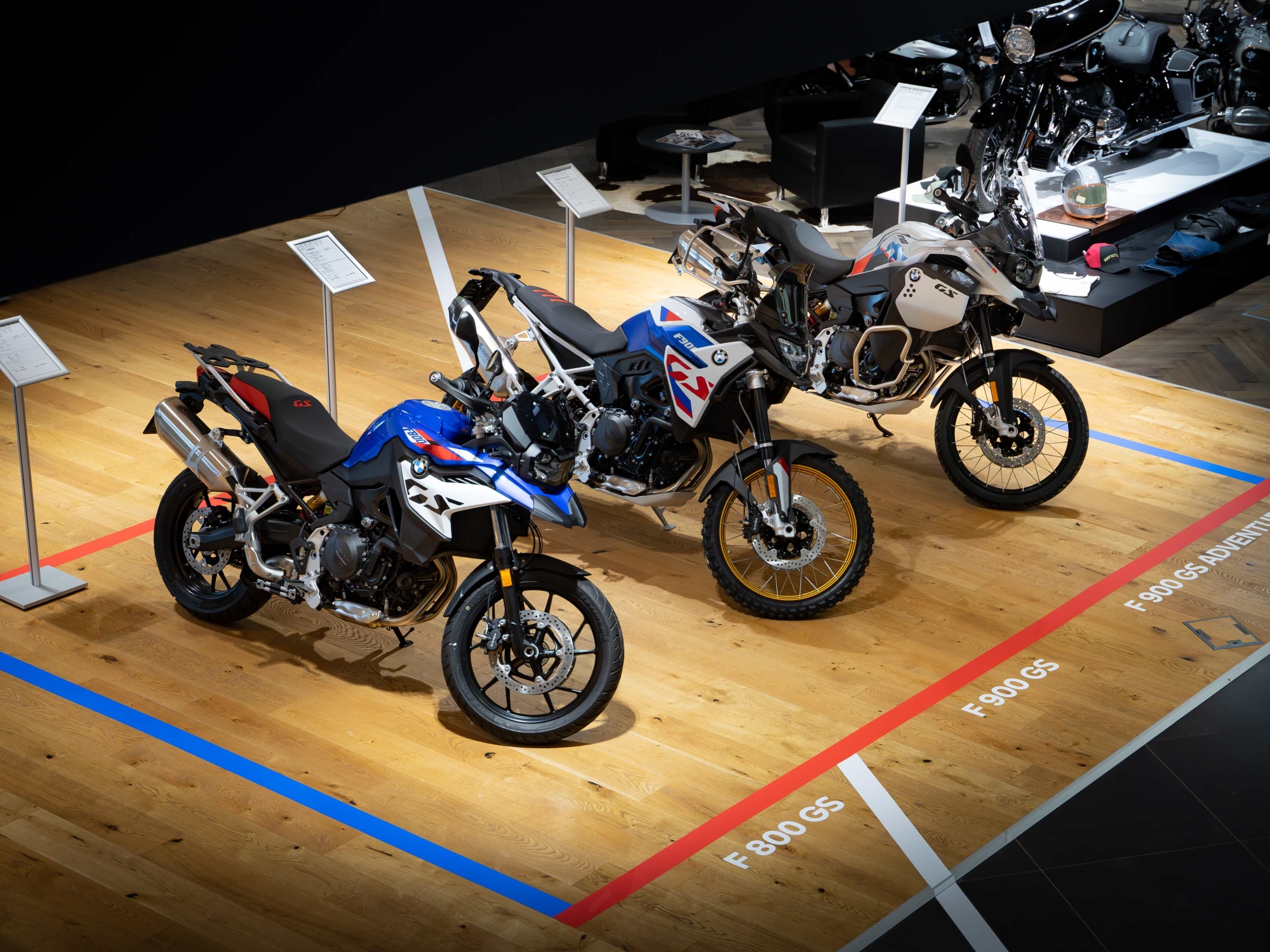 BMW Motorrad invelt ve znamení novinek: Cestovní endura ve střední třídě nadchla