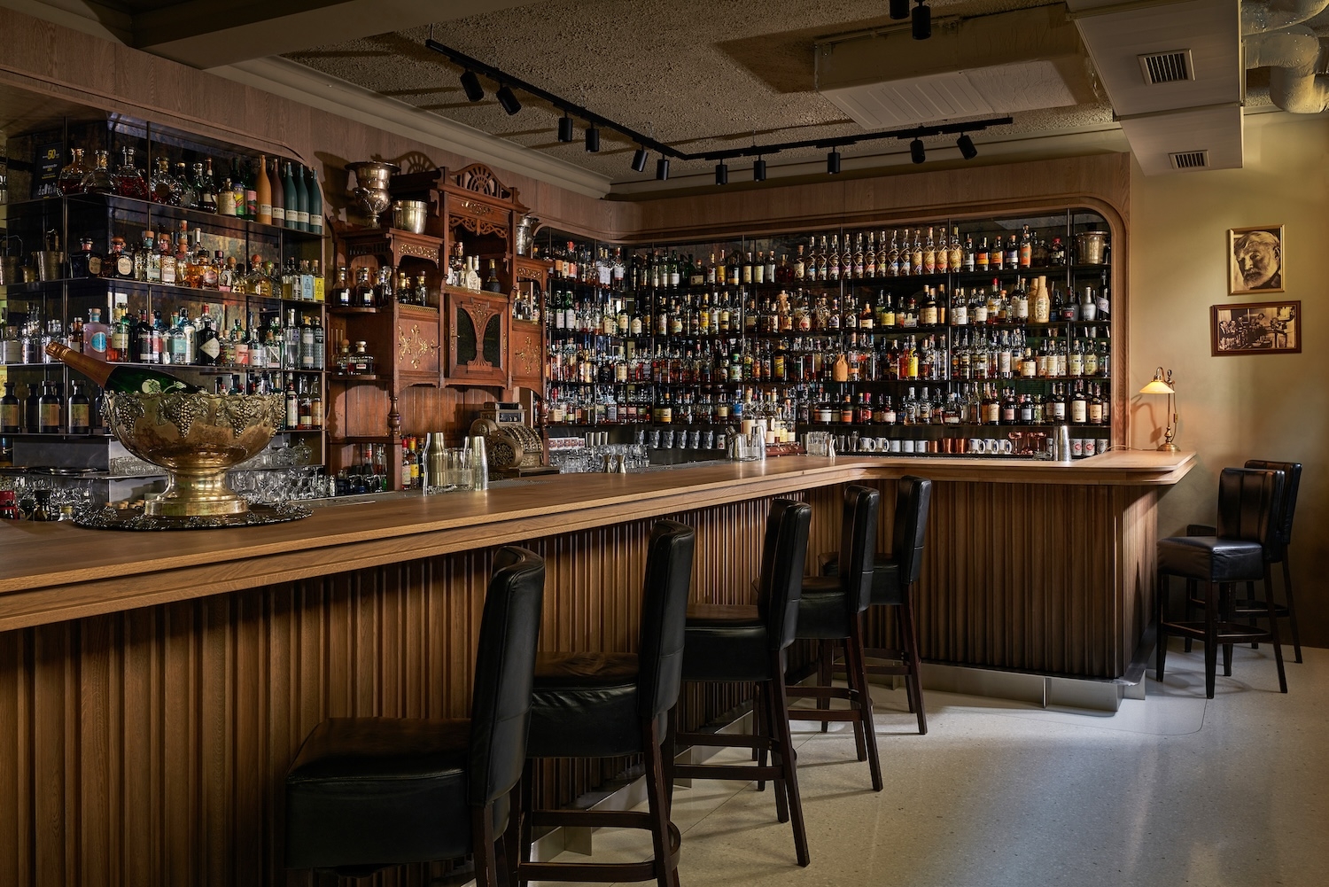 Hemingway Bar Prague vstupuje do nové éry. Mění adresu i koktejlové menu