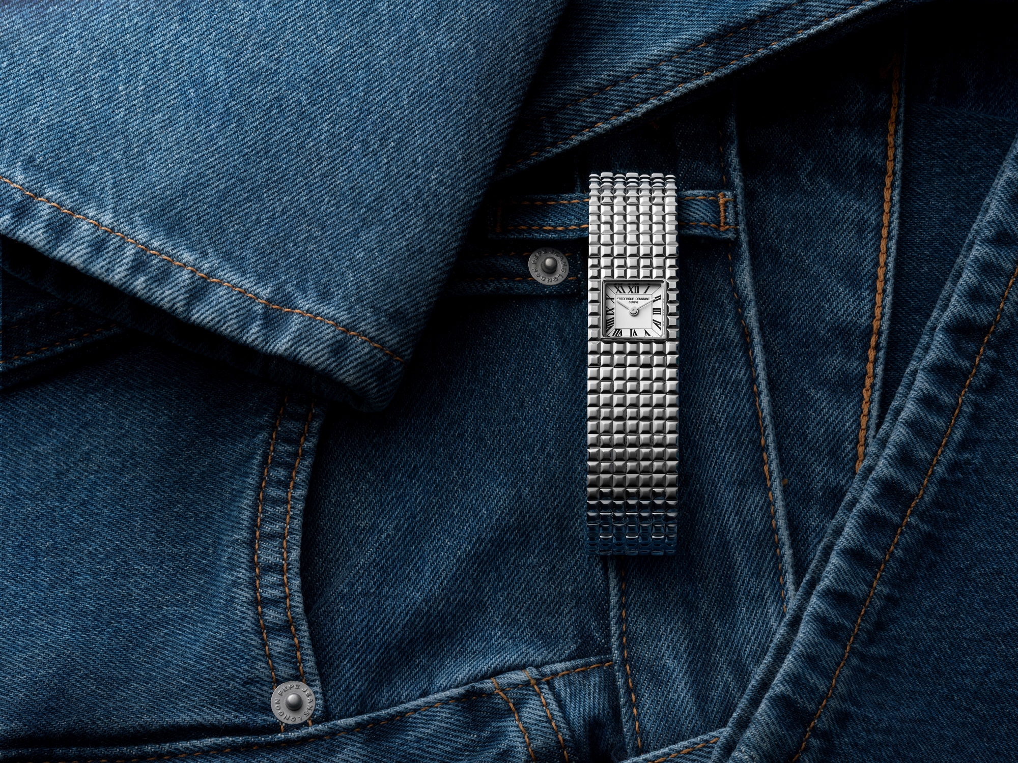 Frederique Constant dodal novou jiskru glam-rockovým hodinkám