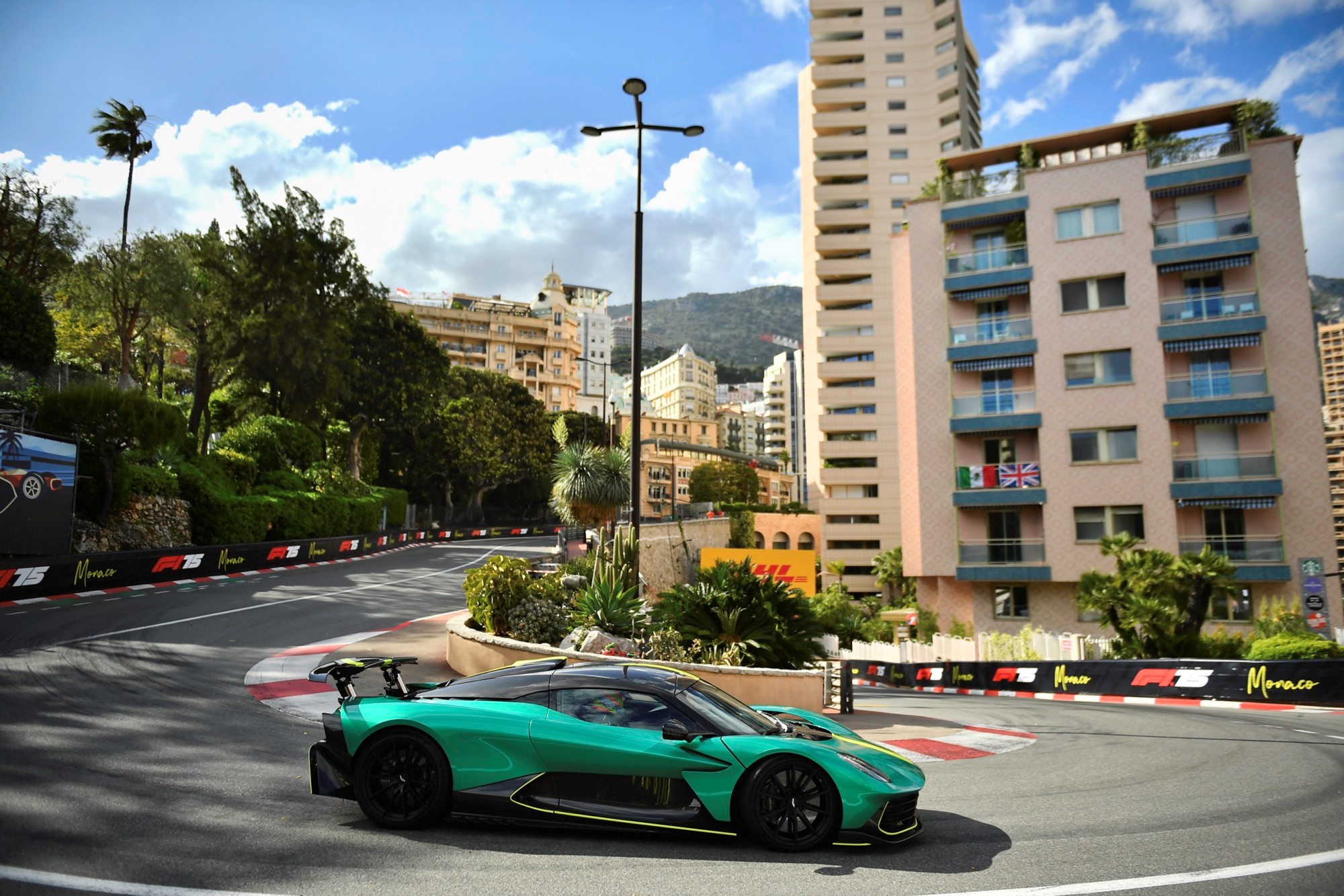Aston Martin Valhalla odjel světovou premiéru v Monaku