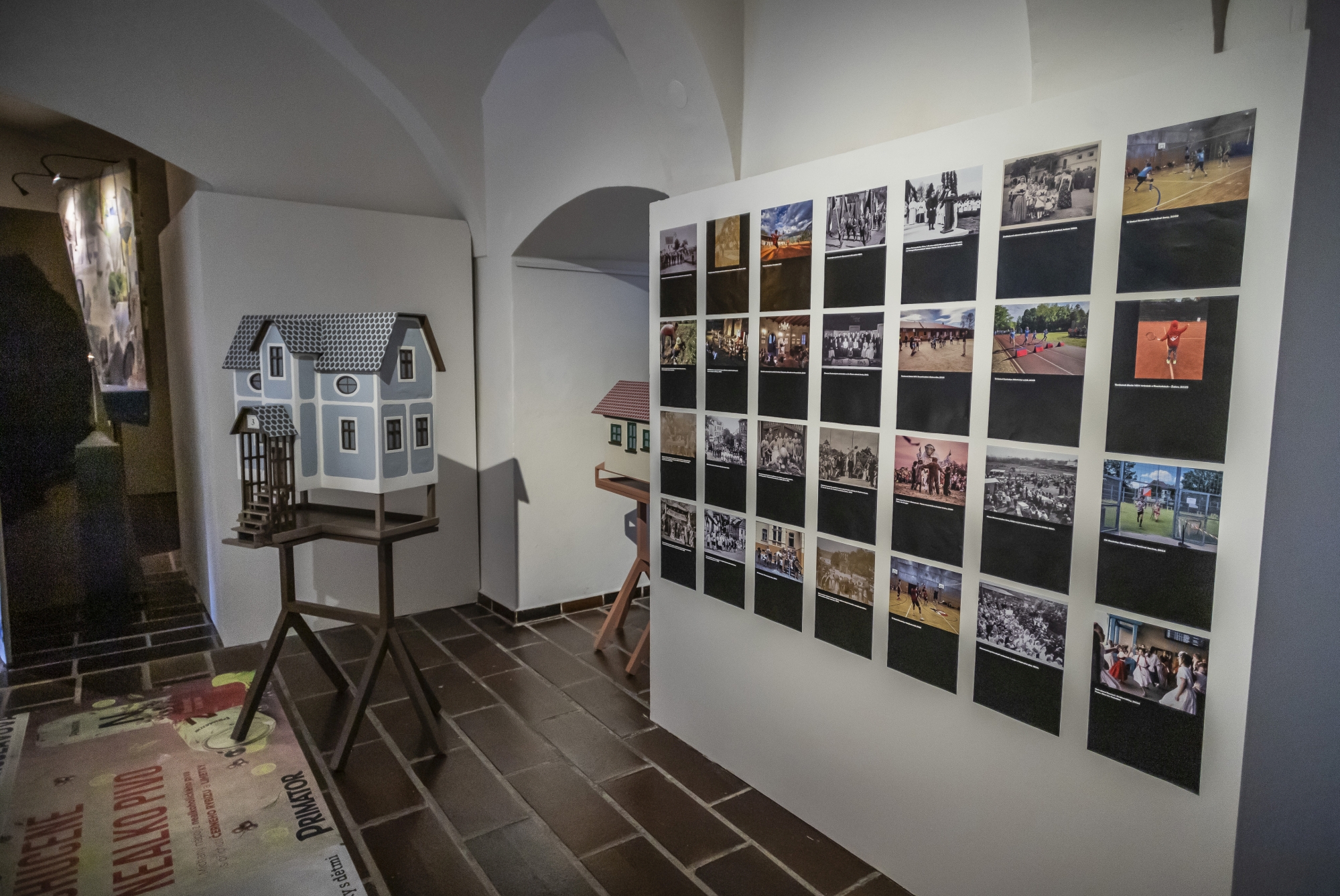 Výstava Středočeského muzea v Roztokách zkoumá město očima umělců