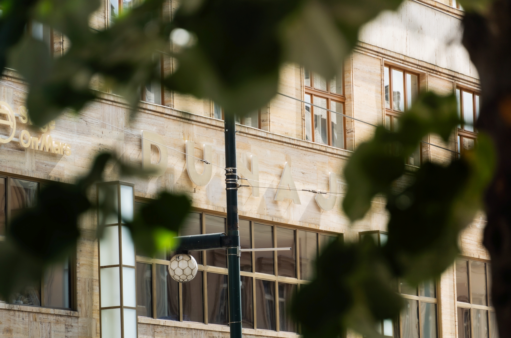 Už zase zdobí Prahu: Palác Dunaj na Národní třídě je po rekonstrukci