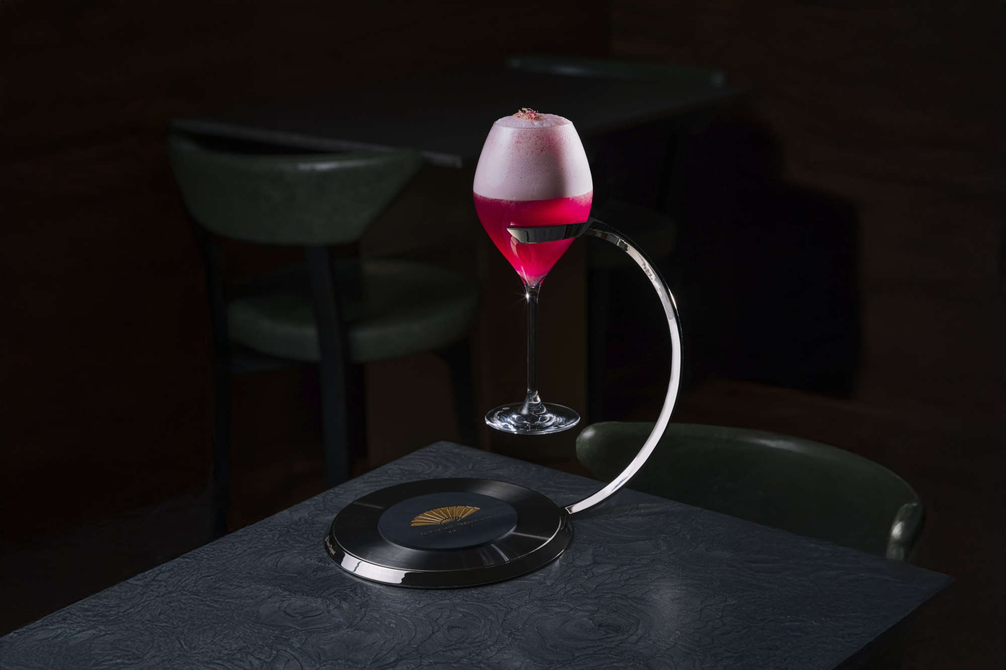 Růžový říjen v hotelu Mandarin Oriental Prague nabídne speciální koktejl i masáže