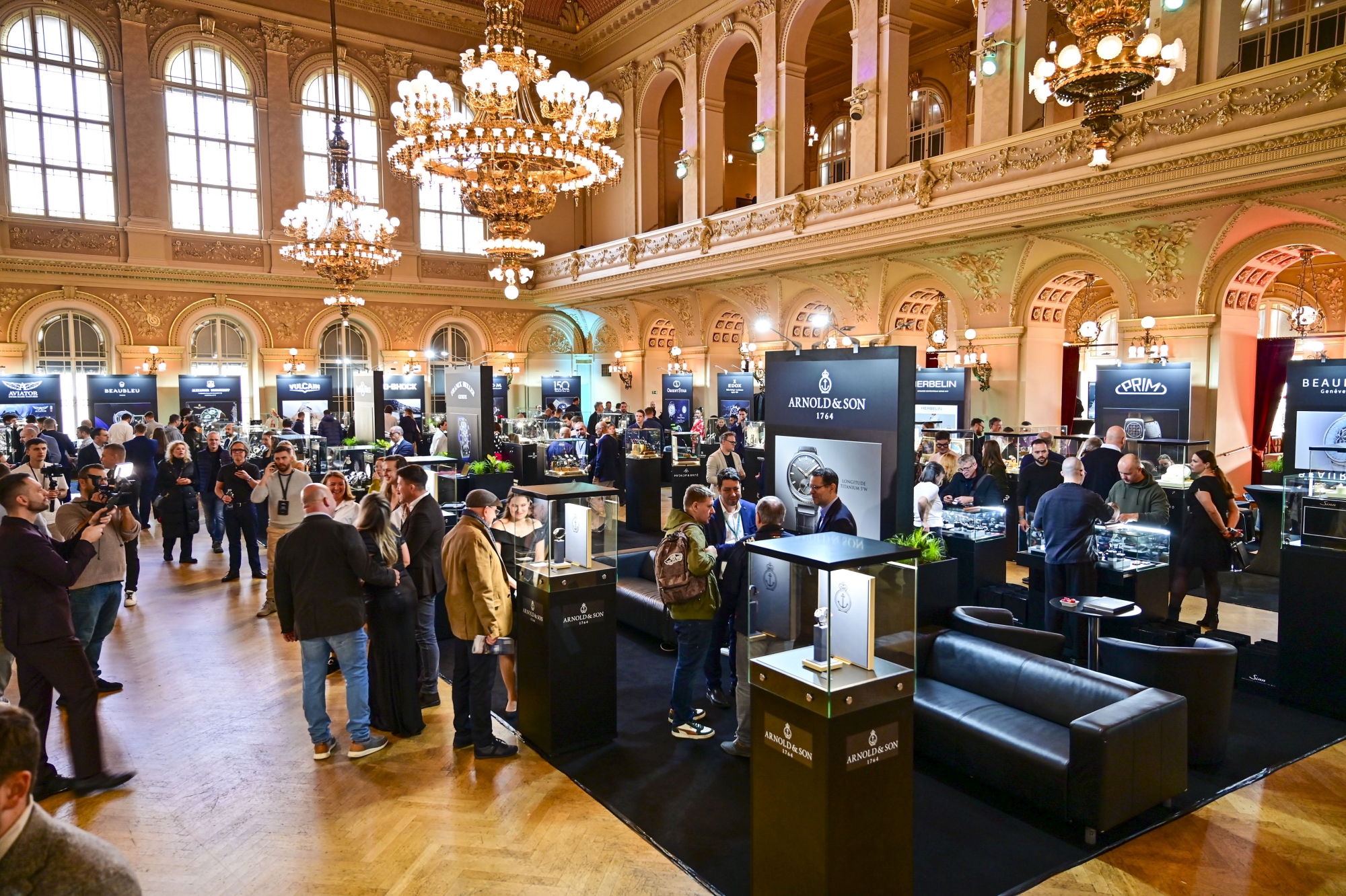 Pražský palác Žofín se během víkendu proměnil v epicentrum hodinářského světa