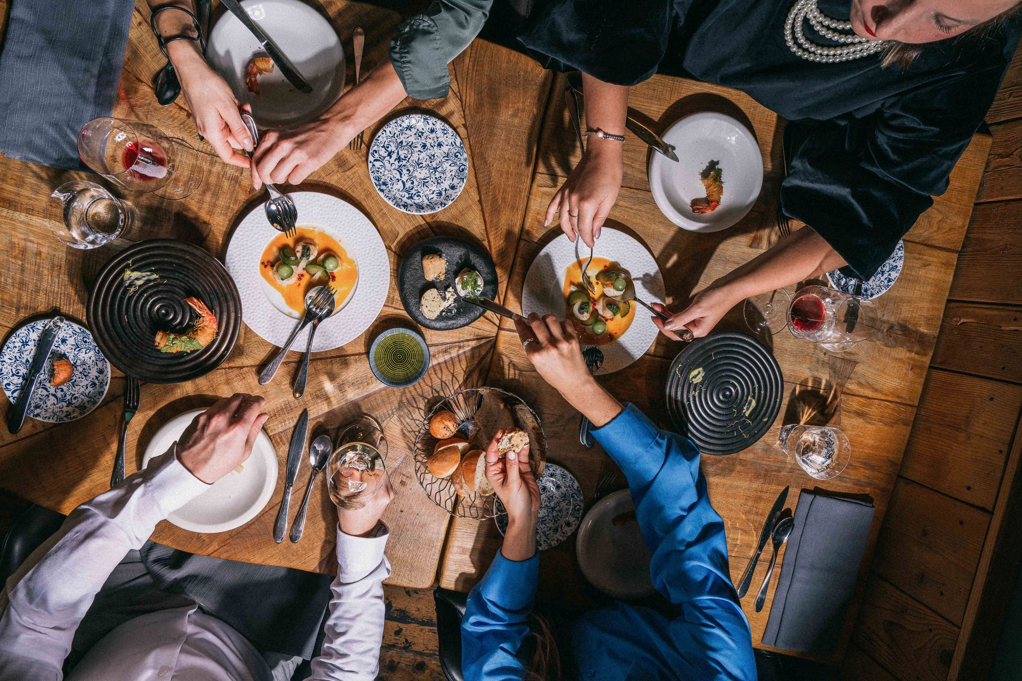 Hvězda z Hell’s Kitchen Česko vaří s Punčochářem: Ave posiluje tým restaurace Stůl
