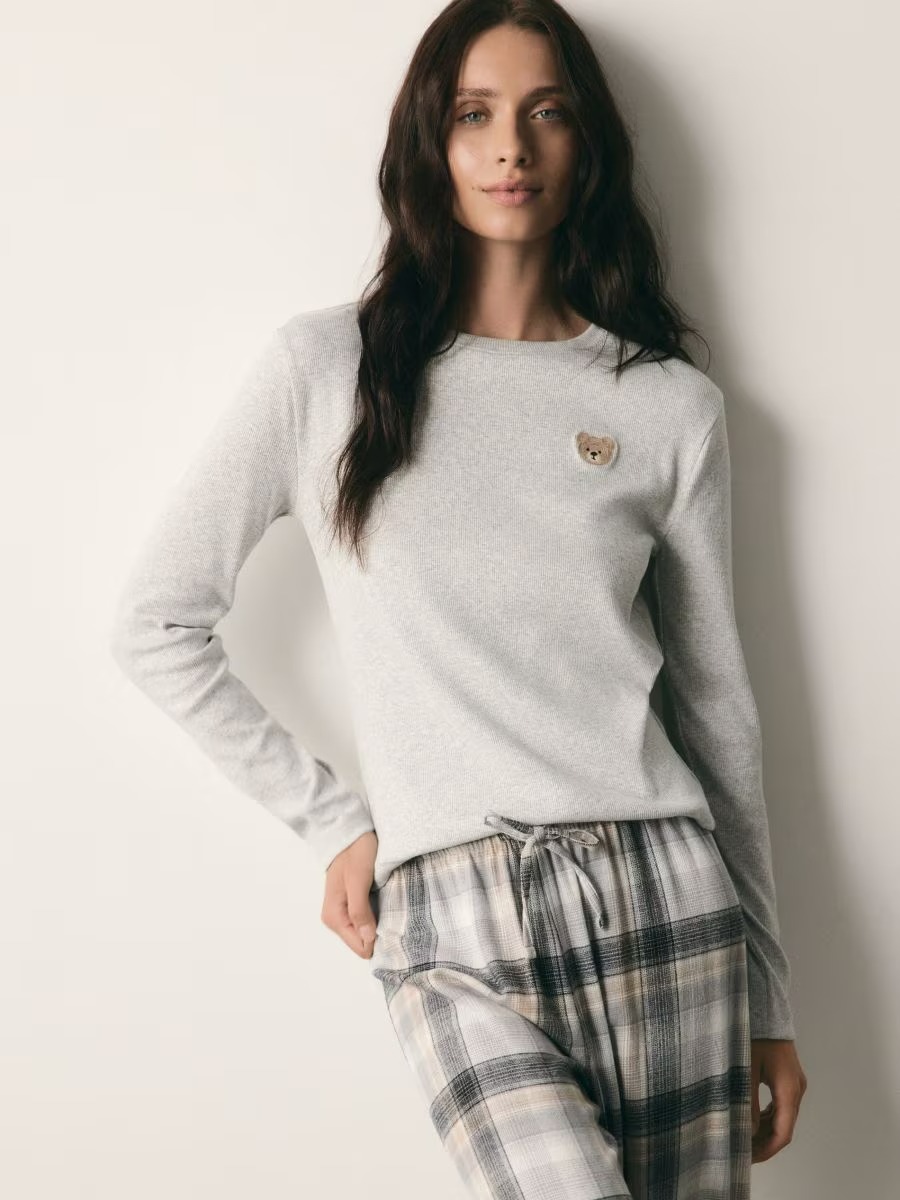 Dámská pyžama Reserved jako součást večerního komfortu