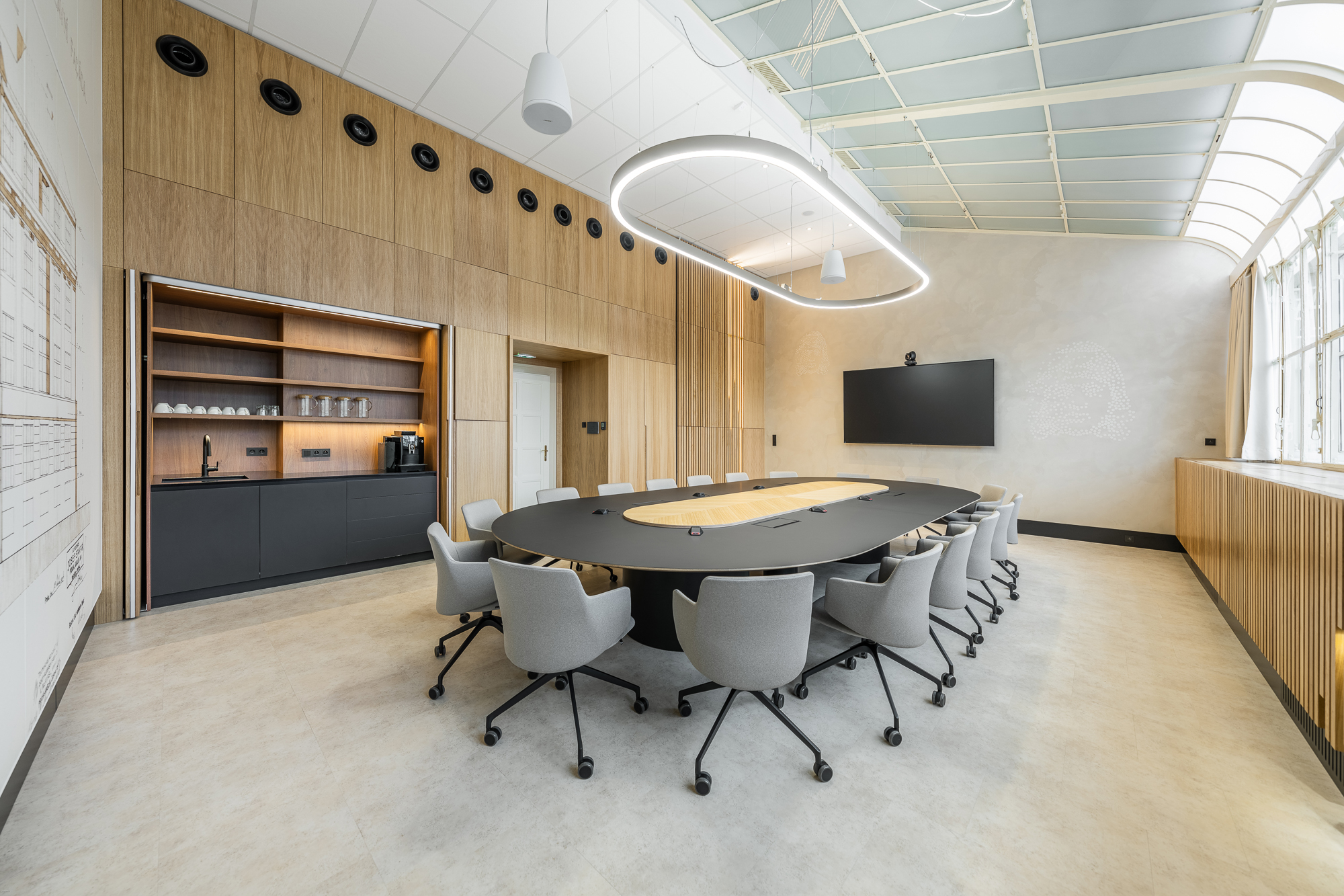 LD Seating vybavila reprezentativní zasedací místnost Státní tiskárny cenin v Praze