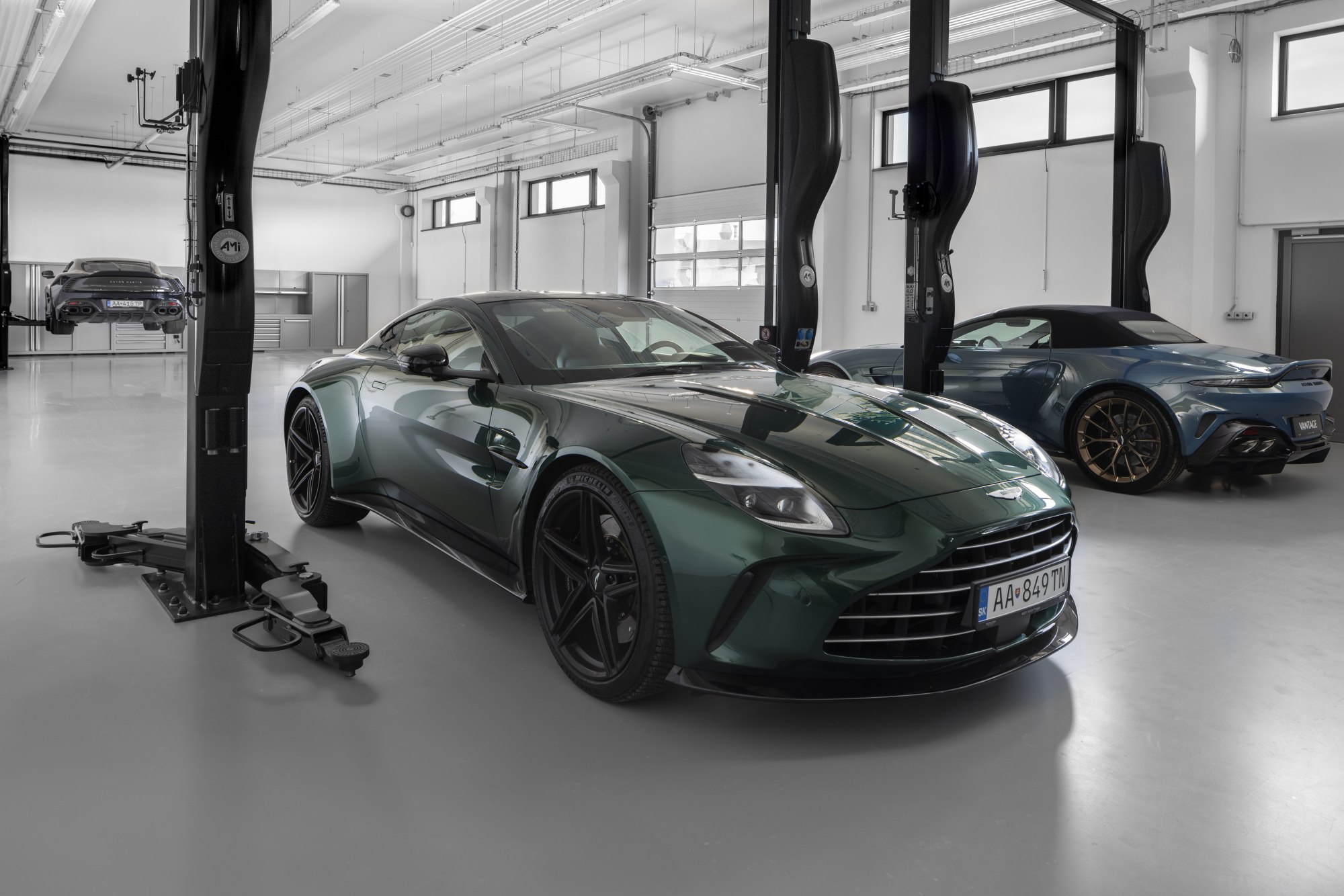 Aston Martin Prague otevírá nejmodernější servis podle nejvyšších standardů