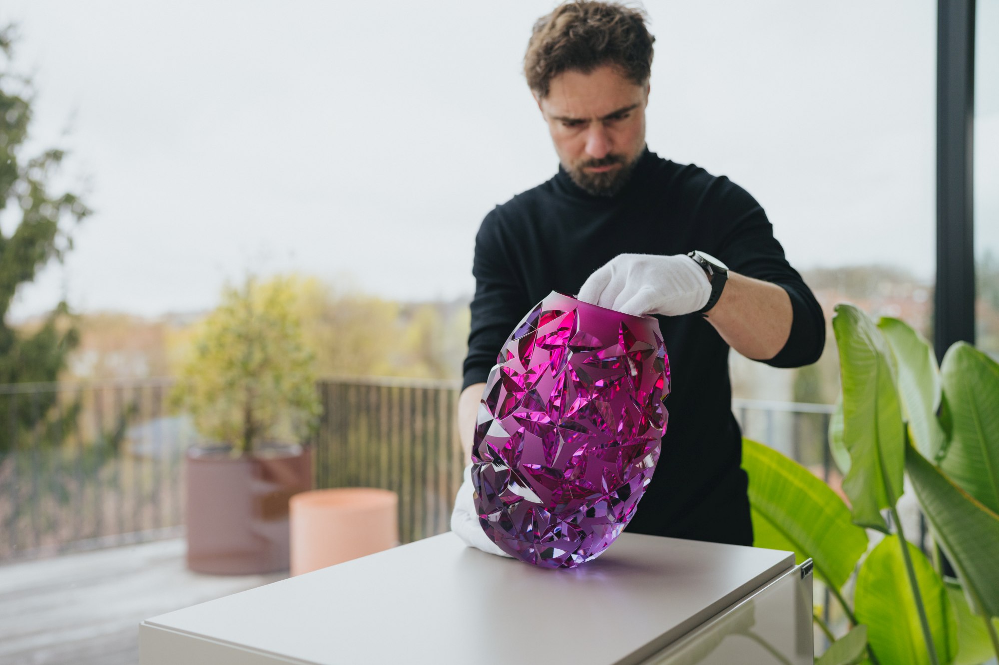 Lukáš Jabůrek nechal ve spolupráci se značkou Preciosa Lighting rozkvést sklo