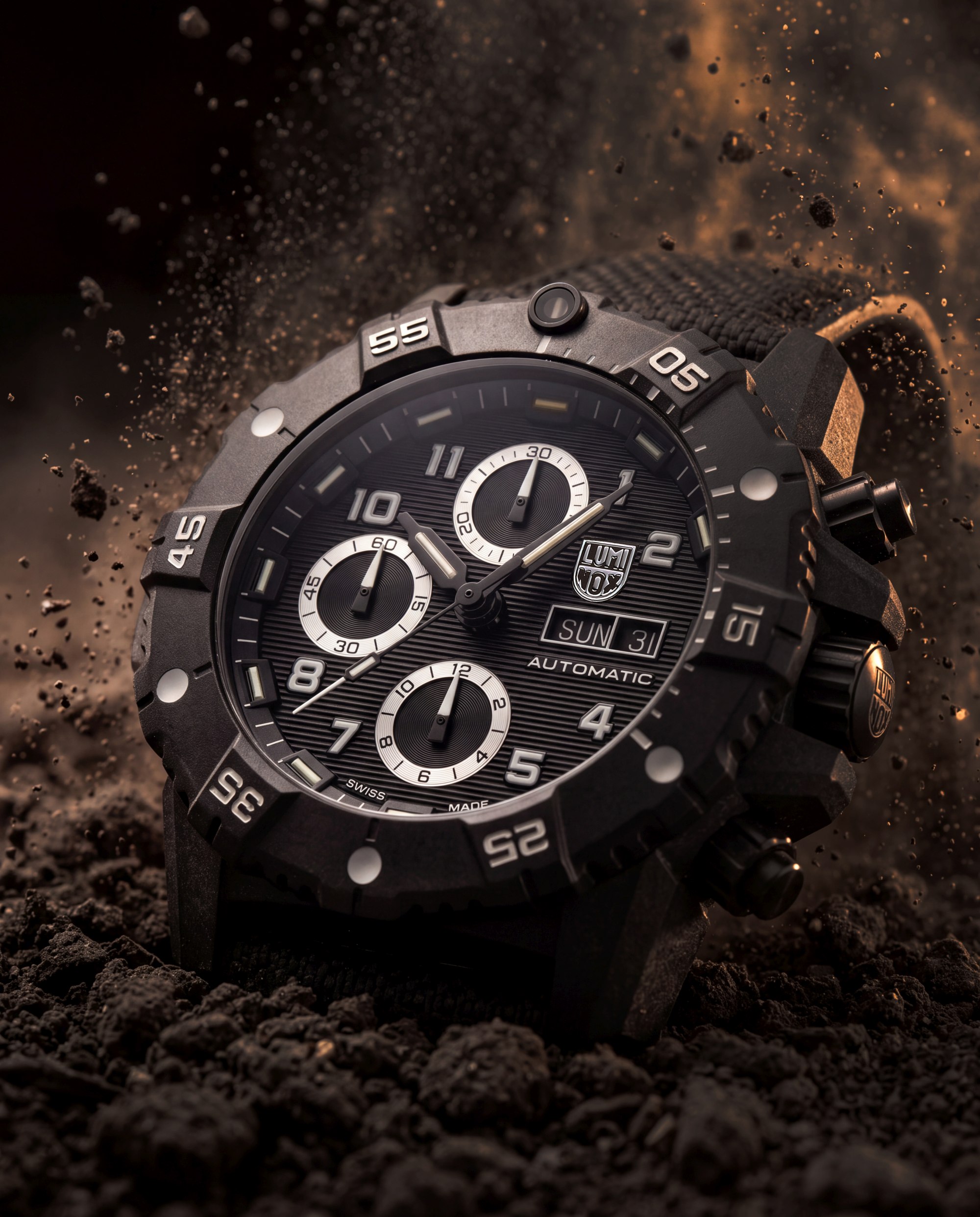 Luminox posouvá řadu Master Carbon SEAL na novou úroveň: Představuje první automatický chronograf