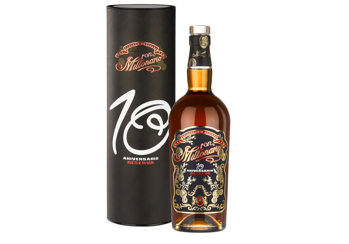 Dárkové balení rumu Millonario 10 Aniversario Reserva zakoupíte za 990 Kč, a to v karlínském obchodě Warehouse#1 nebo na www.warehouse1.cz   