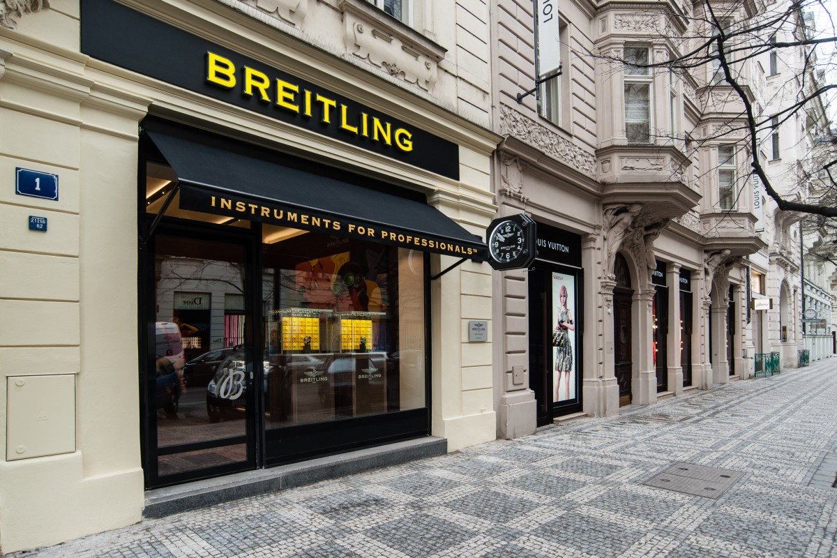 Breitling boutique exterior