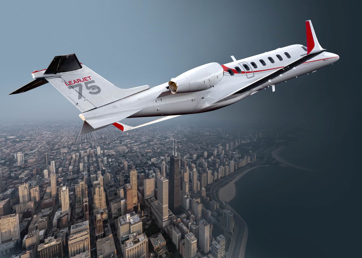 Learjet75_2015_Chicago_Low resolution