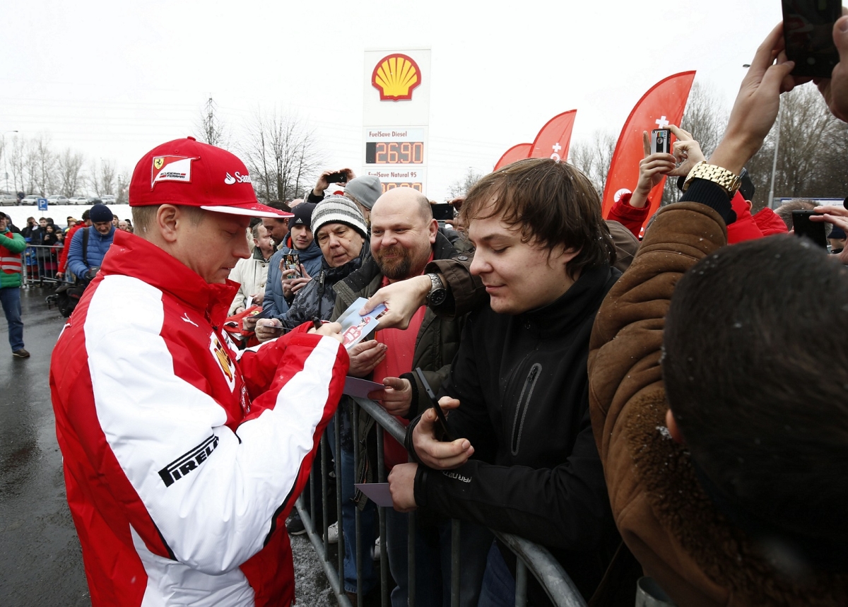 Návštěva Kimiho Räikkönena na čerpací stanici Shell v Ostravě_2