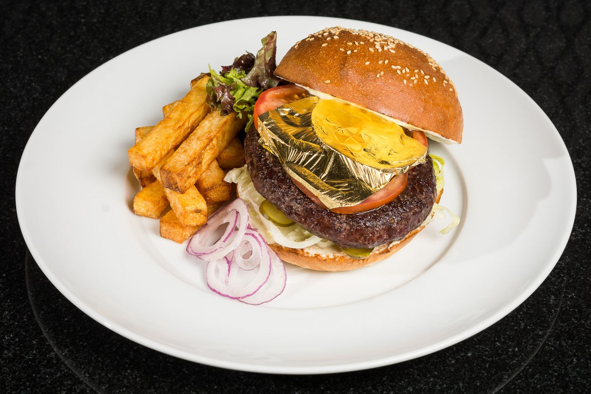 Prolog - pokrmy - Golden beef burger 2